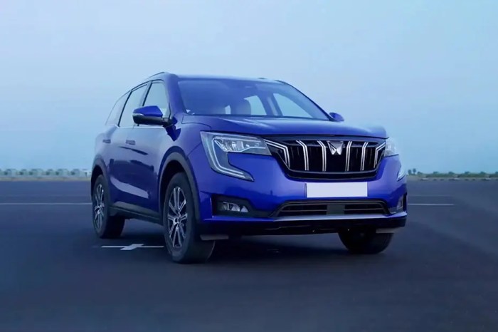 Mahindra new car xuv700 price